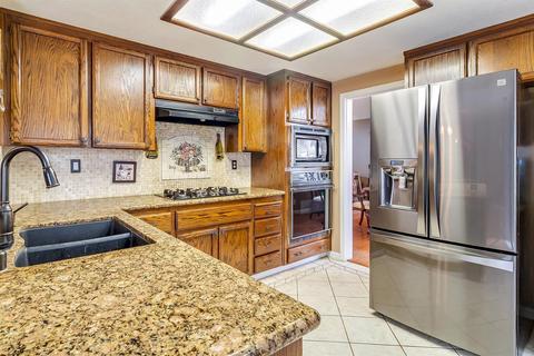 1725 Parkside Dr, Tracy, CA 95376 photo 10