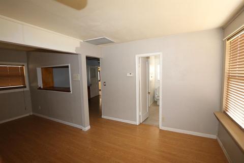 1304 Watts, Modesto, CA 95358 photo 3