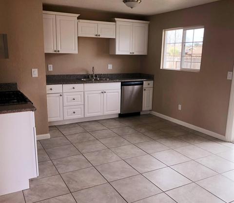 821 Herndon Rd, Modesto, CA 95351 photo 3