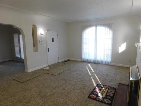 532 E Walnut St, Lodi, CA 95240 photo 6