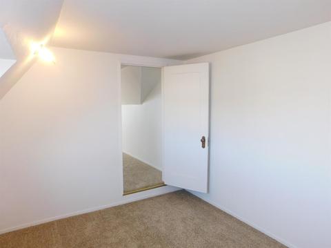 532 E Walnut St, Lodi, CA 95240 photo 23