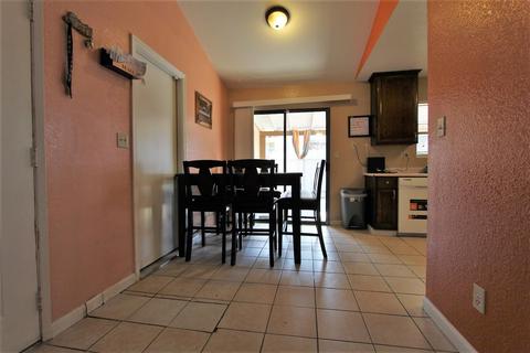 705 Mamilane, Modesto, CA 95351 photo 11