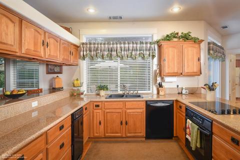 12212 Pine Crest Dr, Grass Valley, CA 95949 photo 11