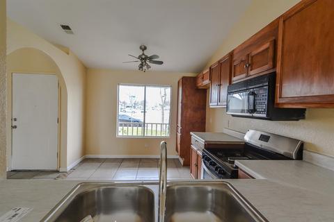 1004 Grackle Ct, Newman, CA 95360 photo 4