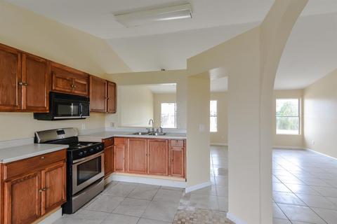 1004 Grackle Ct, Newman, CA 95360 photo 3