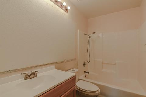 1004 Grackle Ct, Newman, CA 95360 photo 11