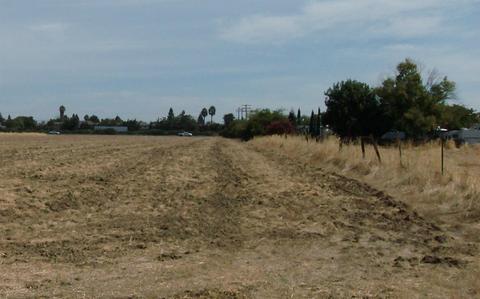 415 Pringle Ave, Galt, CA 95632 photo 3