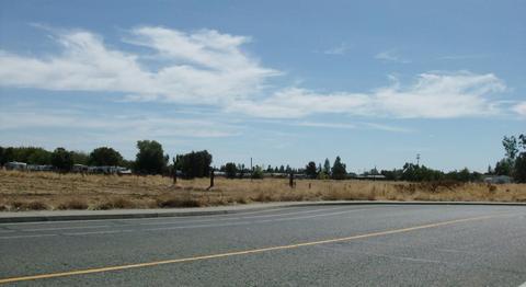 415 Pringle Ave, Galt, CA 95632 photo 1