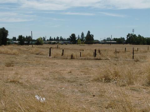 415 Pringle Ave, Galt, CA 95632 photo 2