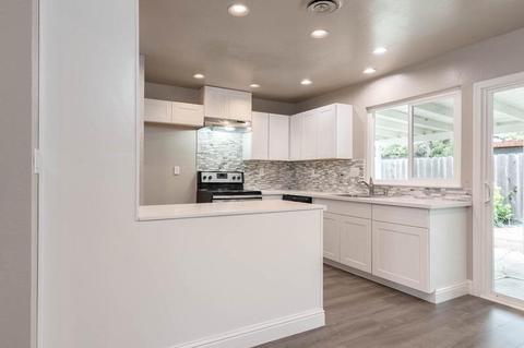 1700 Loreto Ct, Modesto, CA 95355 photo 2