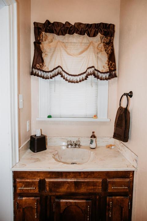 233 E High St, Modesto, CA 95354 photo 5