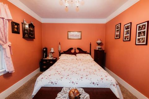 233 E High St, Modesto, CA 95354 photo 9