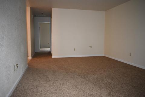 404 Mount Hood Ct, Modesto, CA 95358 photo 3