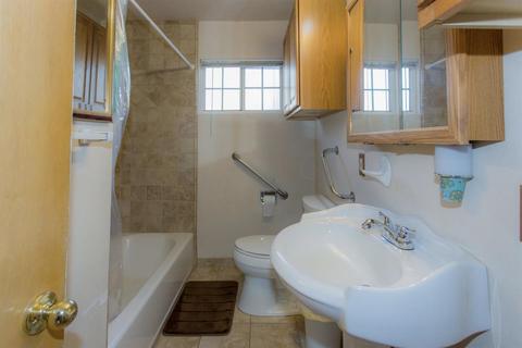 1202 Hawthorne Ave, Modesto, CA 95350 photo 9