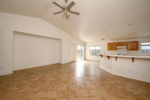 1142 Pipit Dr, Patterson, CA 95363 photo 2