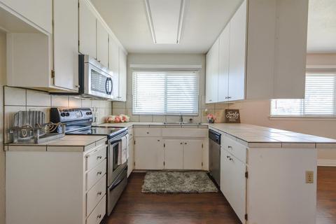 1437 Cavalier, Manteca, CA 95336 photo 8