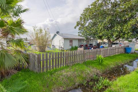1866 15th St, Olivehurst, CA 95961 photo 1
