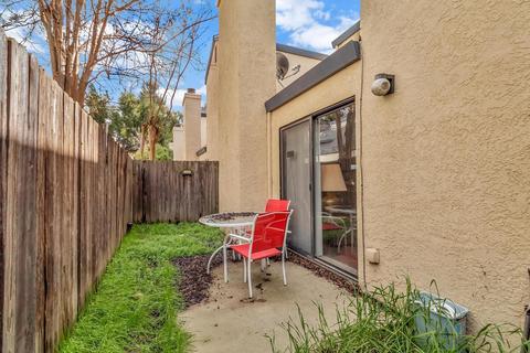 3181 Newport Ter, Davis, CA 95618 photo 17