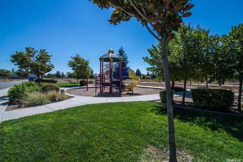 440 Ashwick Loop, Sacramento, CA 95823 photo 4