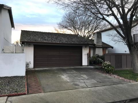 313 Gran Via Ct, Modesto, CA 95354 photo 2