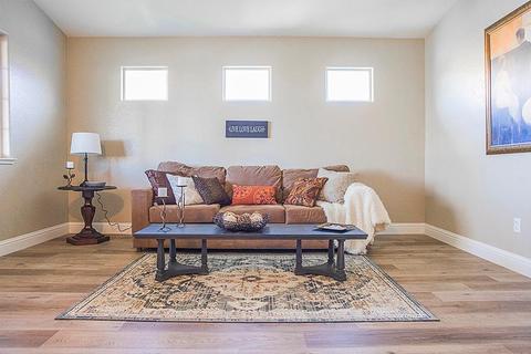 554 John Ct, Merced, CA 95341 photo 2