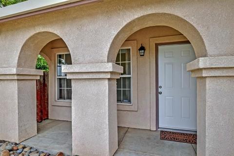 1077 Lourence Dr, Tracy, CA 95376 photo 2