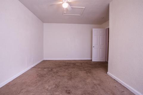 1204 Beverly Dr, Modesto, CA 95351 photo 21