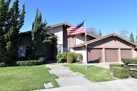 1345 Estates Dr, Turlock, CA 95380 photo 2