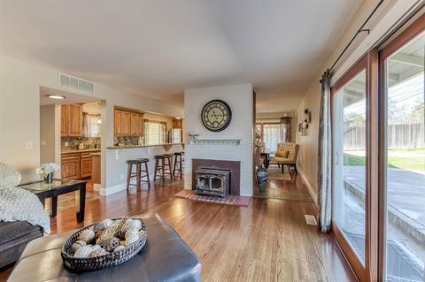 5631 Valhalla Dr, Carmichael, CA 95608 photo 8