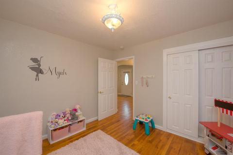 619 N 3rd St, Patterson, CA 95363 photo 8