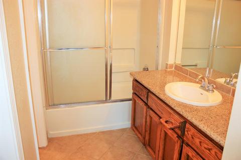 1208 Champagne Ct, Modesto, CA 95351 photo 14