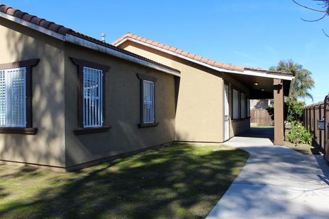 1209 Alamo Ave, Modesto, CA 95351 photo 2