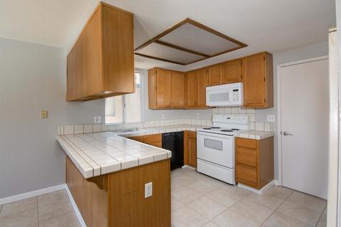 811 Toro Ln, Lathrop, CA 95330 photo 3