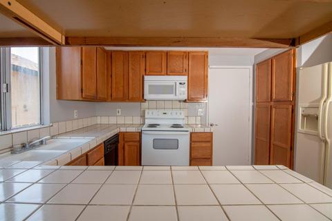 811 Toro Ln, Lathrop, CA 95330 photo 5