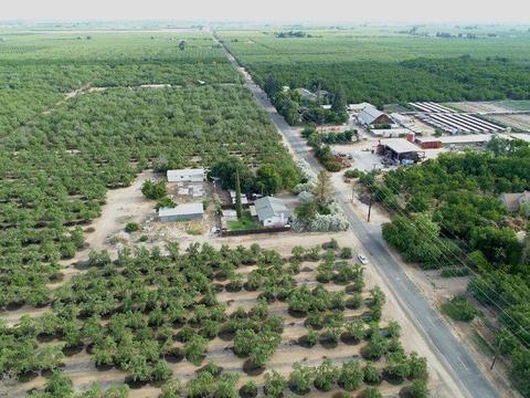 4833 Berkeley Rd, Hughson, CA 95326 photo 2