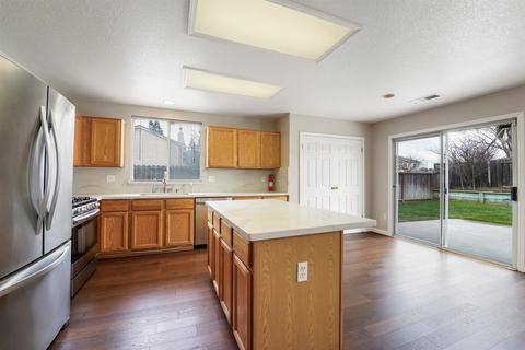 214 La Monte Ln, Tracy, CA 95377 photo 9