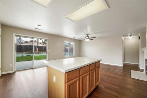 214 La Monte Ln, Tracy, CA 95377 photo 13