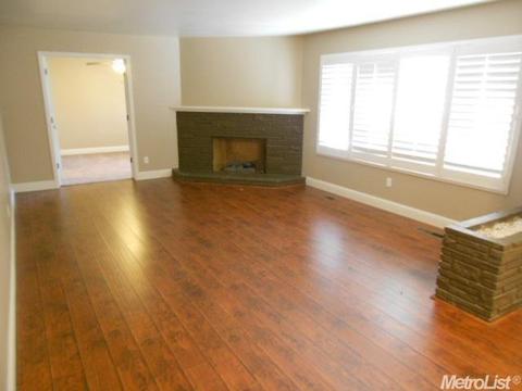 712 Strathmore Dr, Modesto, CA 95355 photo 2