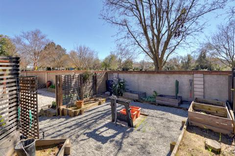 3018 Hortaleza Pl, Davis, CA 95618 photo 39