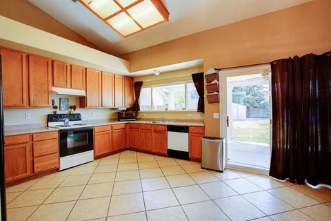 1882 Winter Haven Dr, Turlock, CA 95382 photo 10