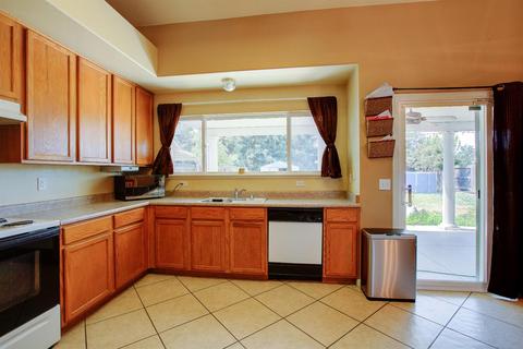 1882 Winter Haven Dr, Turlock, CA 95382 photo 9