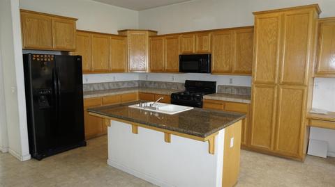 557 Flour Mill Dr, Newman, CA 95360 photo 5