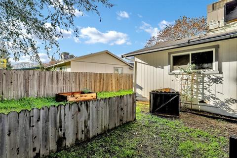 1704 Applegate Dr, Modesto, CA 95350 photo 33
