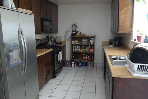 654 Walnut Ave, Patterson, CA 95363 photo 3