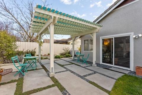 2377 Roualt St, Davis, CA 95618 photo 2