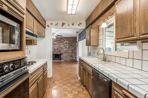 2011 Linden Grove Way, Carmichael, CA 95608 photo 9
