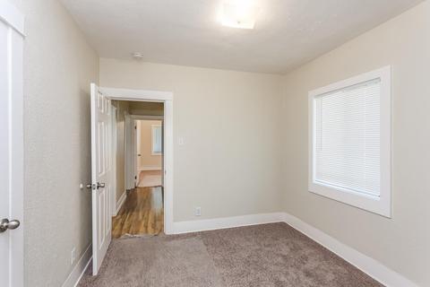 402 Johnson St, Modesto, CA 95354 photo 17