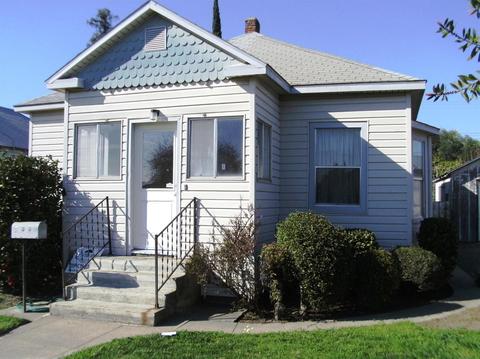 533 E Tokay St, Lodi, CA 95240 photo 1