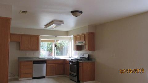 375 Columbia, Merced, CA 95340 photo 4
