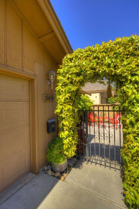 549 Oakbrook Dr, Modesto, CA 95354 photo 2